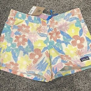 Youth girls Patagonia Floral Print Shorts. NWT